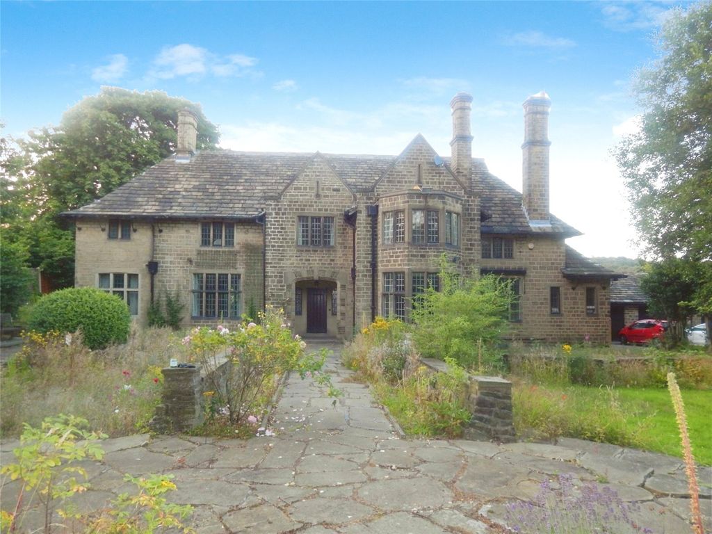 6 bed detached house to rent in Birkby Road, Birkby, Huddersfield, West Yorkshire HD2, £1,750 pcm