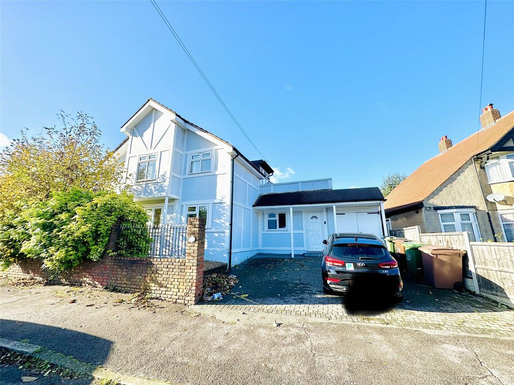 5 bed detached house for sale in Bridges Lane, Croydon, Sutton CR0, £750,000