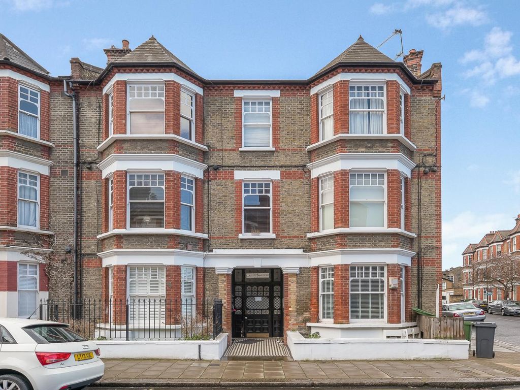 2 bed flat for sale in Edgeley Road, London SW4, £700,000