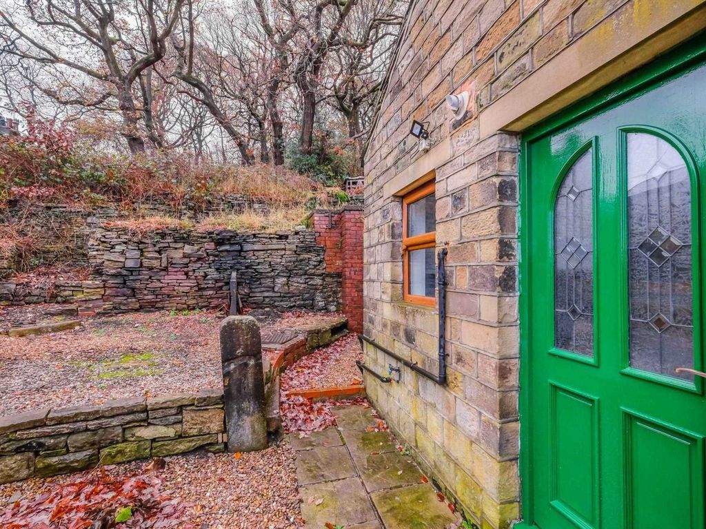 2 bed cottage for sale in Wood End Road, Armitage Bridge, Huddersfield HD4, £170,000