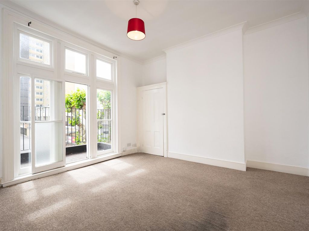 1 bed flat for sale in Victoria Road, London NW6, £299,950