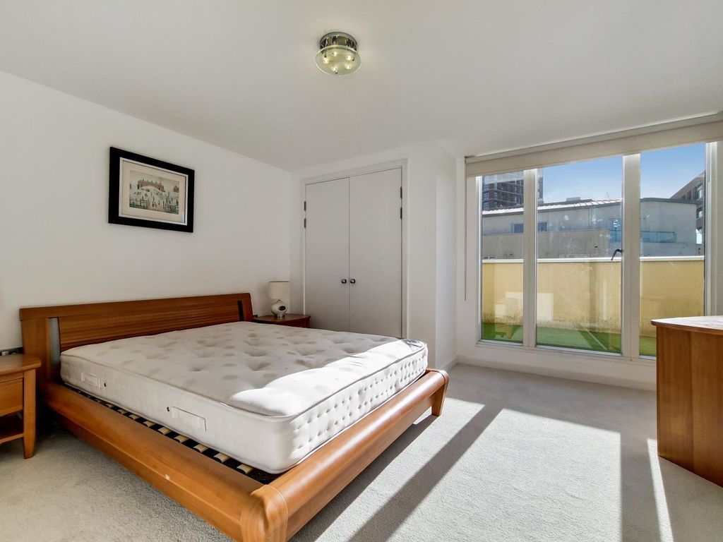2 bed flat for sale in Water Gardens Square, Canada Water, London SE16, £680,000