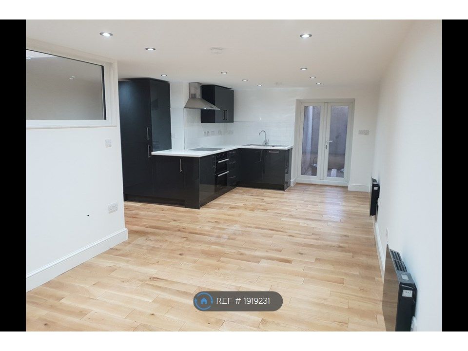 Studio to rent in Wood Vale, London SE23, £1,100 pcm