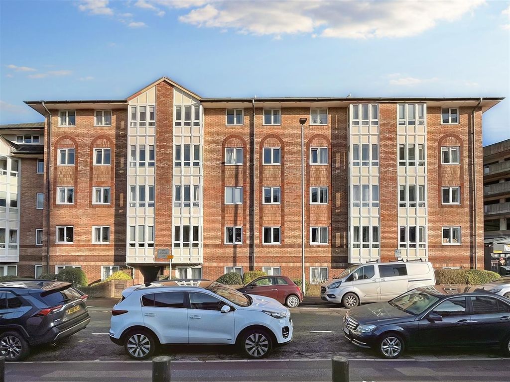 1 bed flat for sale in Trinity Place, Eastbourne BN21, £104,950
