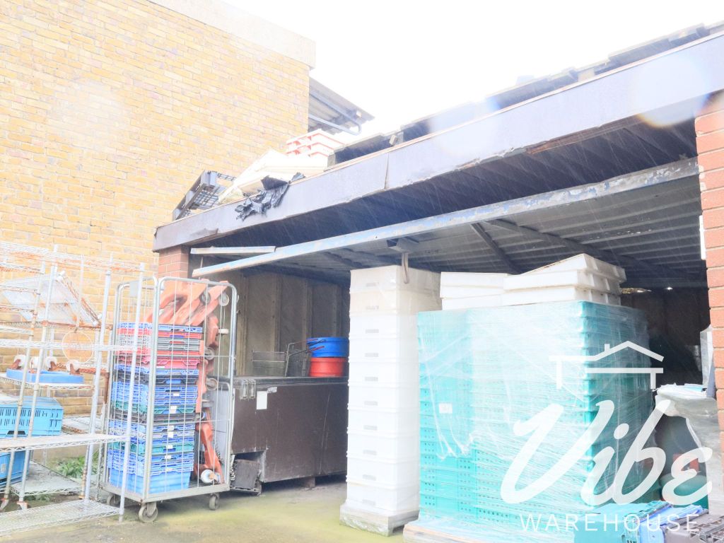 Warehouse to let in Second Avenue, London N18, £34,000 pa