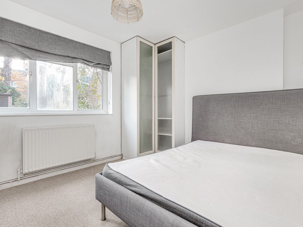 1 bed flat to rent in The Chase, Clapham Town SW4, £1,950 pcm