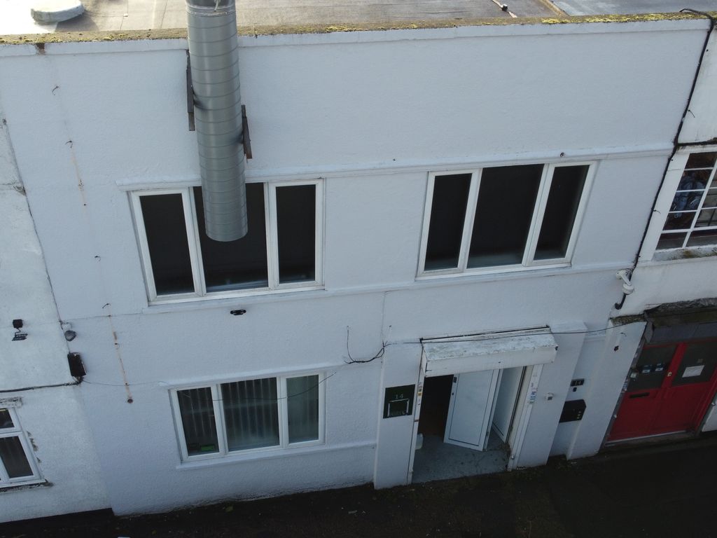 Warehouse to let in Silicon Business Centre, Wadsworth Road, Perivale UB6, £32,000 pa