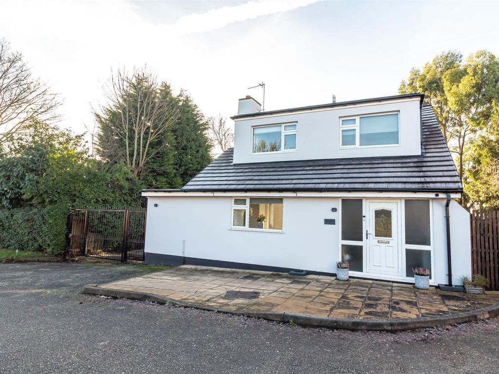 3 bed detached house for sale in Carlton Vale Close, Carlton, Nottingham NG4, £395,000