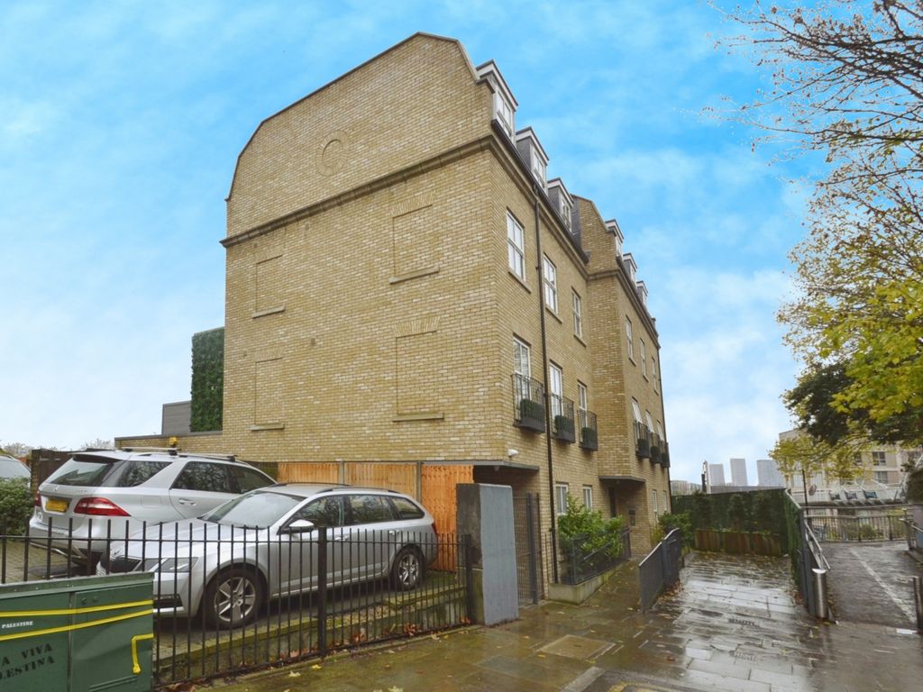 1 bed flat for sale in Parkgate Apartments, London E9, £475,000