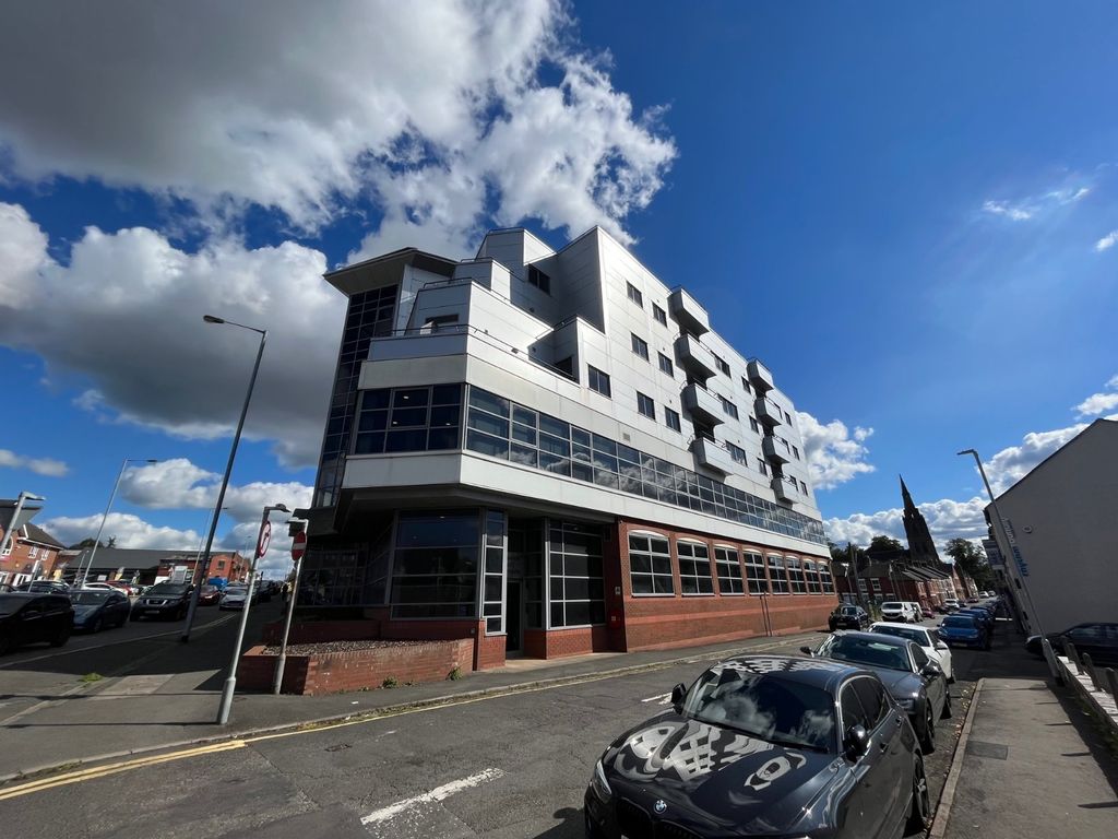 3 bed flat for sale in Brunswick Street, Newcastle, Staffordshire ST5, £180,000