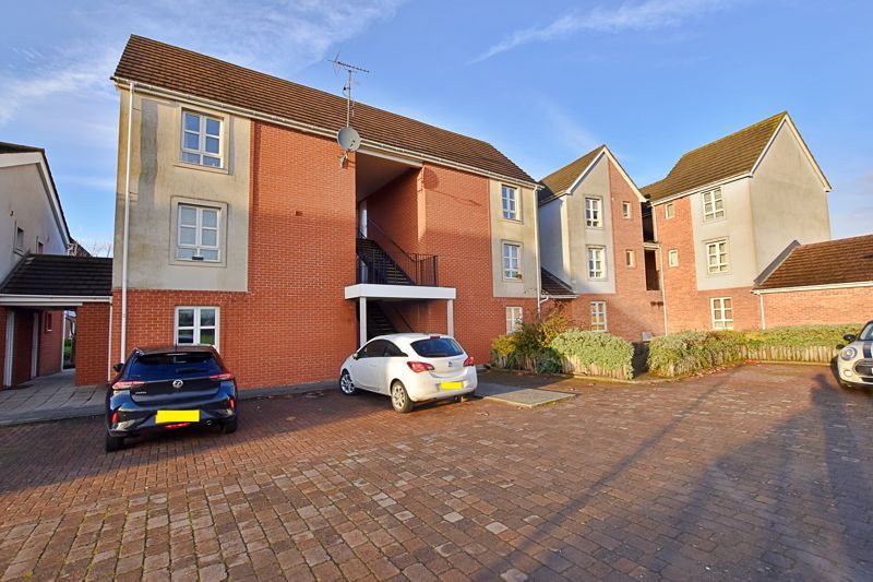 1 bed flat for sale in Warren Court, Carlton Boulevard, Lincoln LN2, £95,000