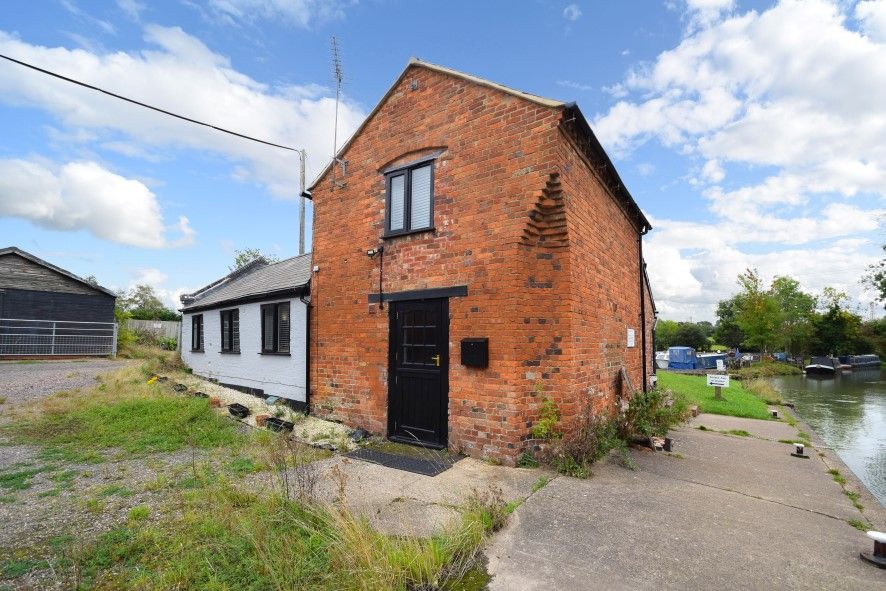 Detached house for sale in Crick Wharf, West Haddon Road, Crick, Northampton, Northamptonshire NN6, £700,000