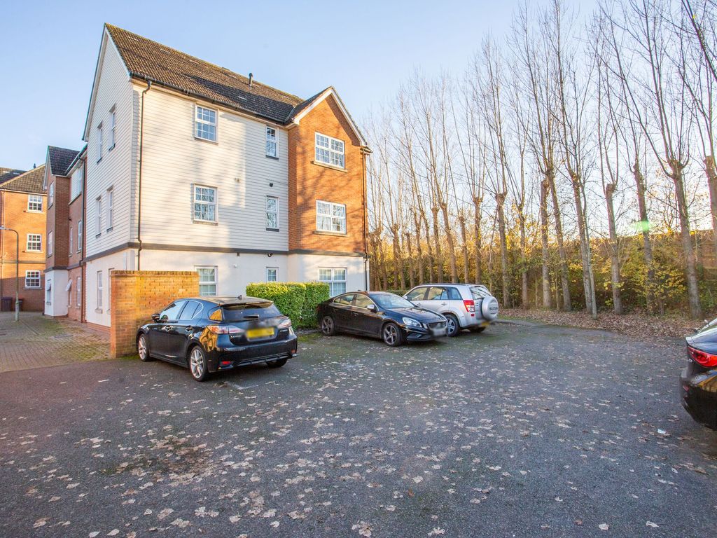 2 bed flat for sale in Scott Avenue, Canterbury CT1, £210,000