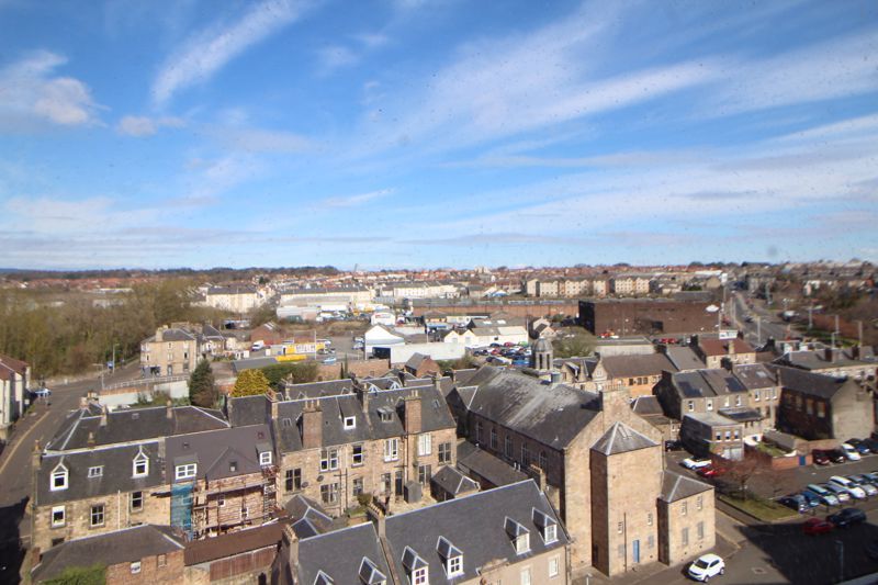 2 bed flat for sale in Ravens Craig, Kirkcaldy KY1, £85,000