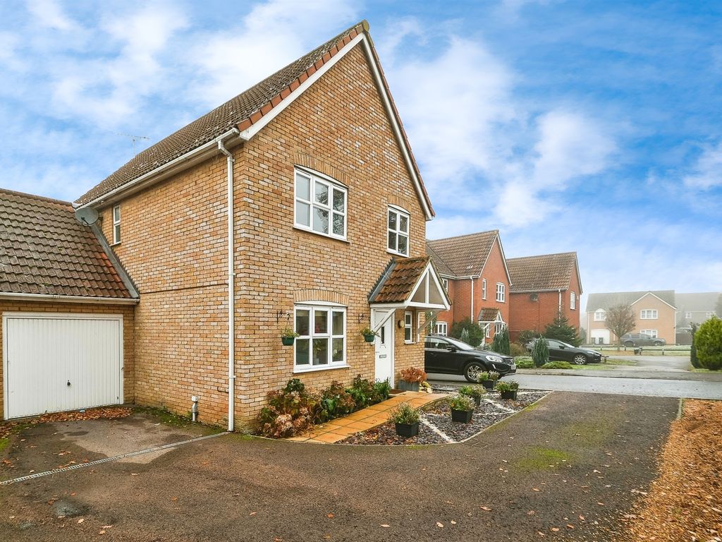 4 bed detached house for sale in Tinkers Way, Downham Market PE38, £315,000