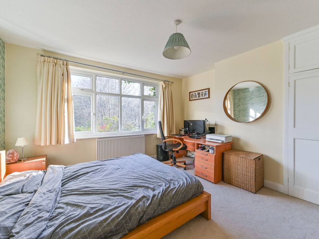 3 bed semi-detached house for sale in Sundown Avenue, Croydon, South Croydon CR2, £635,000