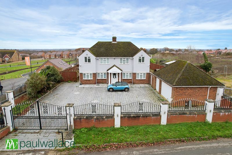 4 bed detached house to rent in Tudor Villas, Burton Lane, Goffs Oak, Waltham Cross EN7, £3,800 pcm