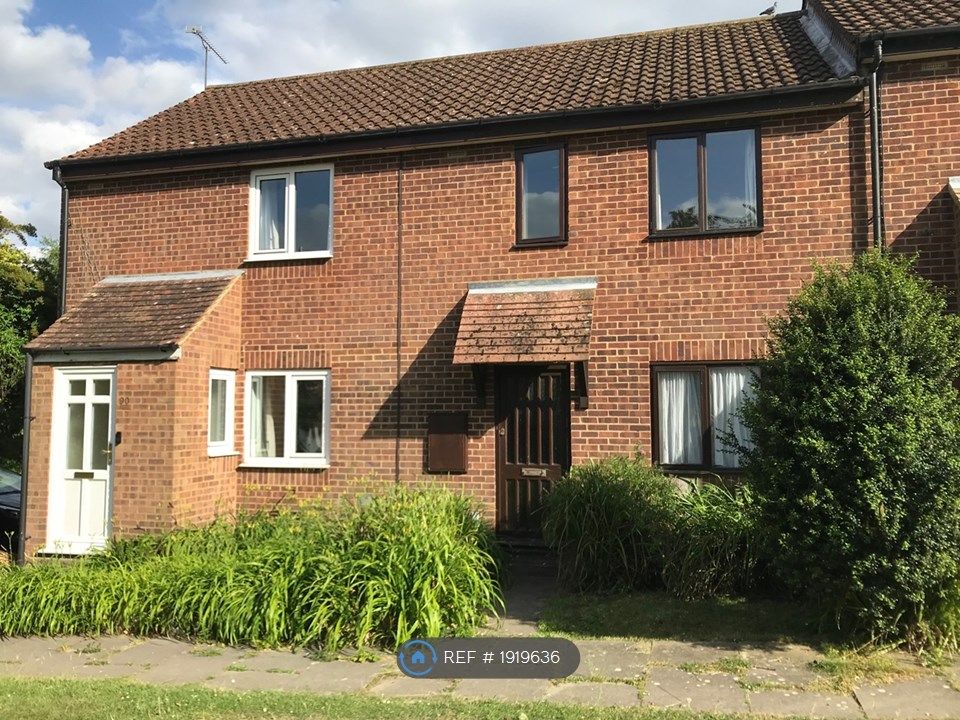 4 bed terraced house to rent in Bishop's Way, Canterbury CT2, £1,660 pcm