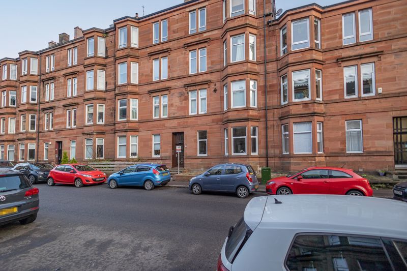 2 bed flat for sale in Sinclair Drive, Battlefield G42, £200,000