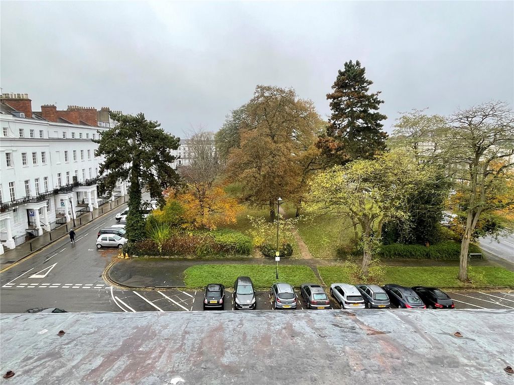 2 bed flat for sale in Clarendon Square, Leamington Spa, Warwickshire CV32, £315,000