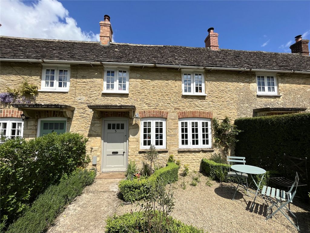 3 bed property for sale in The Row, Little Faringdon, Lechlade, Gloucestershire GL7, £530,000