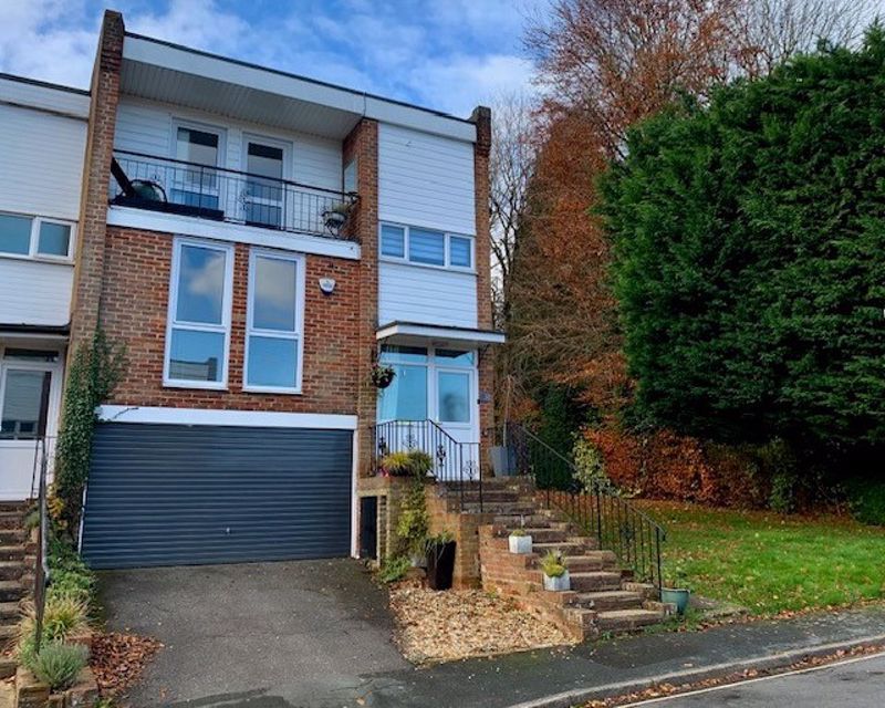 3 bed terraced house for sale in Elmtree Green, Great Missenden HP16, £675,000