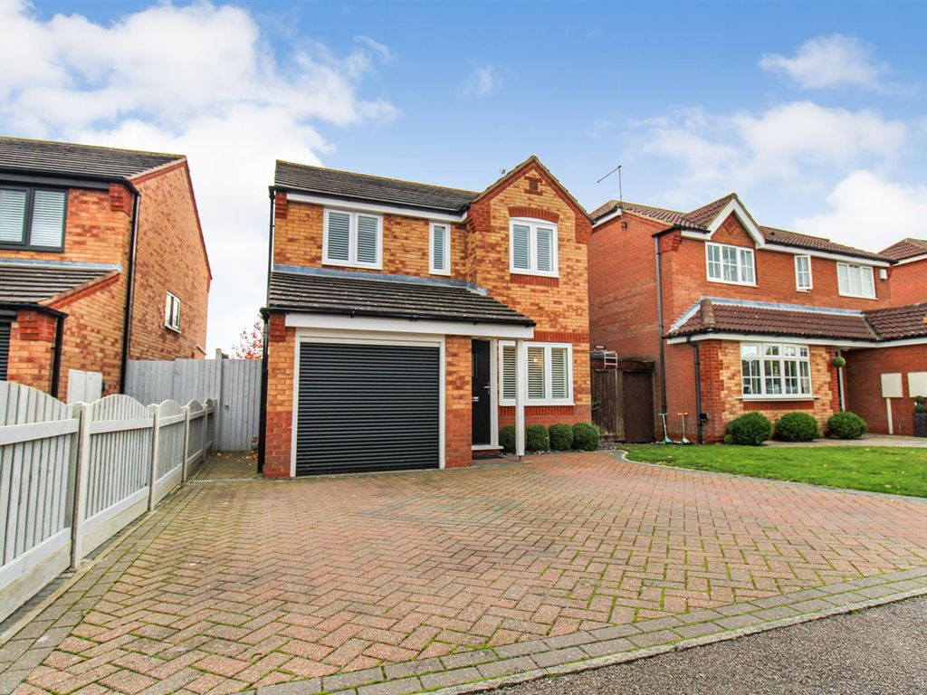 3 bed detached house for sale in Garston Road, Great Oakley, Corby NN18, £305,000