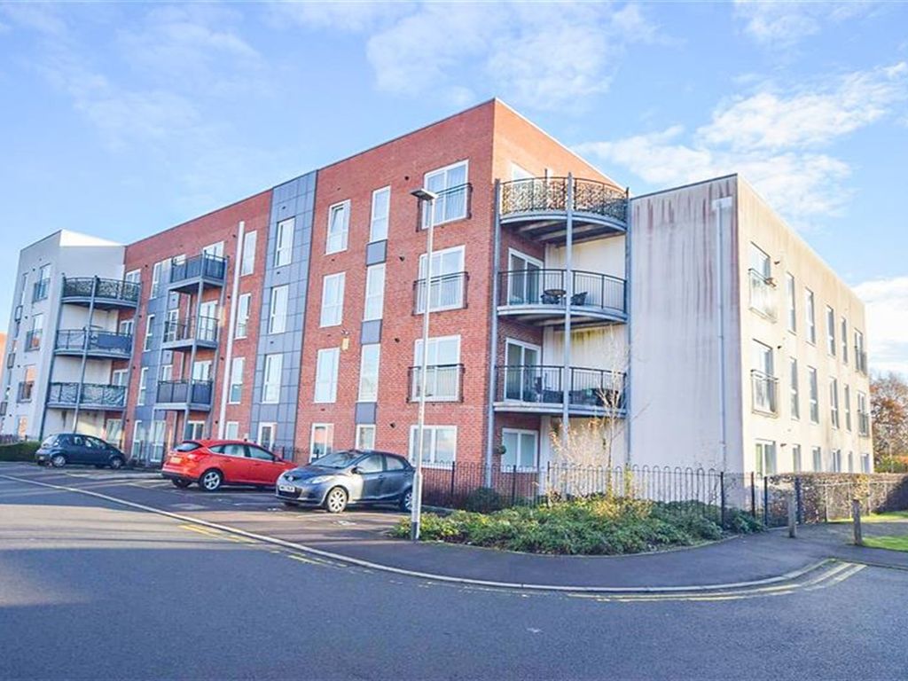 1 bed flat for sale in Sheen Gardens, Manchester M22, £139,950