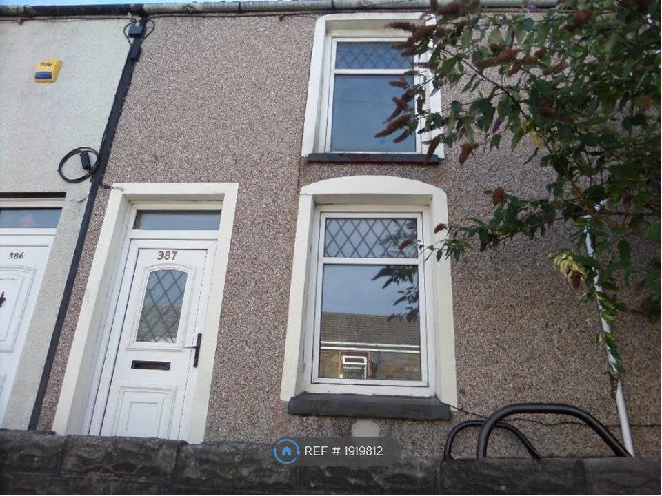 2 bed terraced house to rent in Cardiff Road, Aberdare CF44, £650 pcm