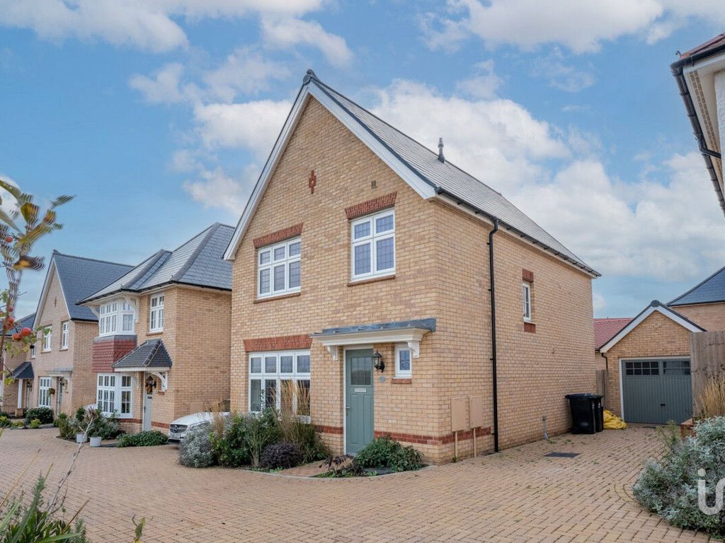 3 bed detached house for sale in Monarch Way, Ely CB7, £415,000