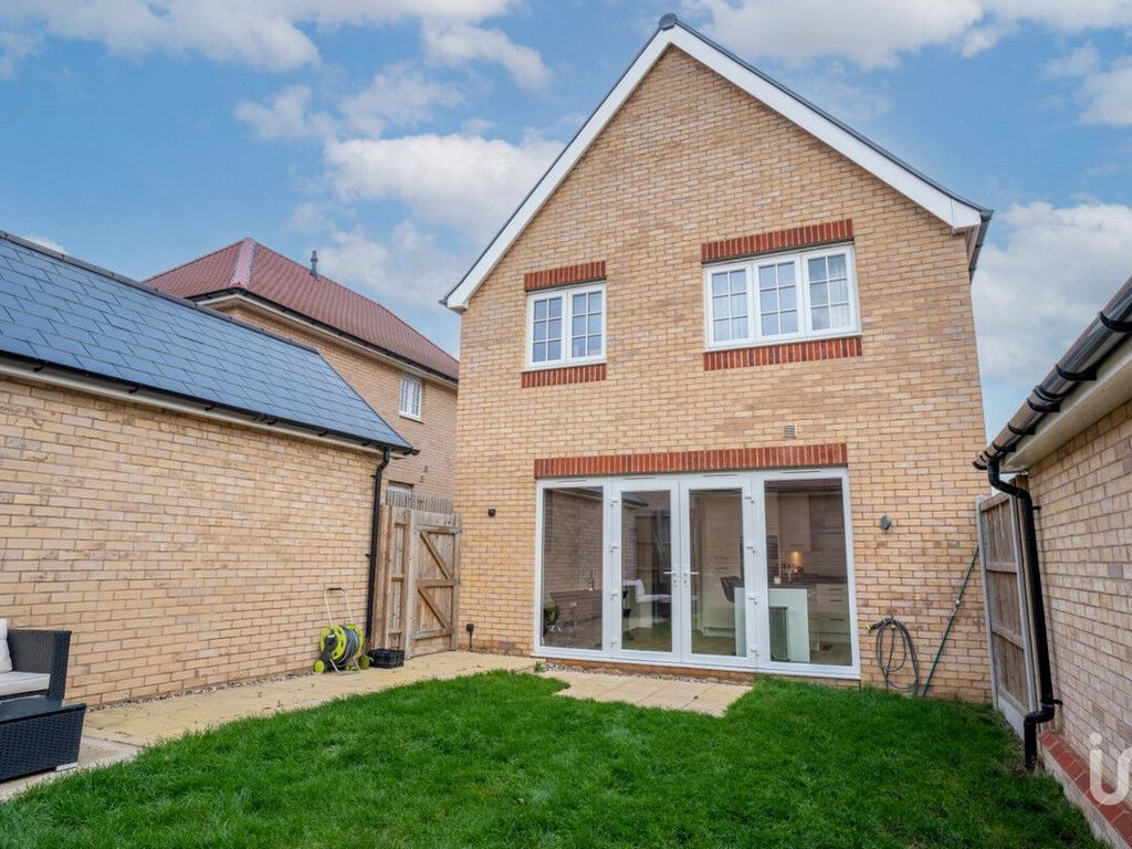 3 bed detached house for sale in Monarch Way, Ely CB7, £415,000
