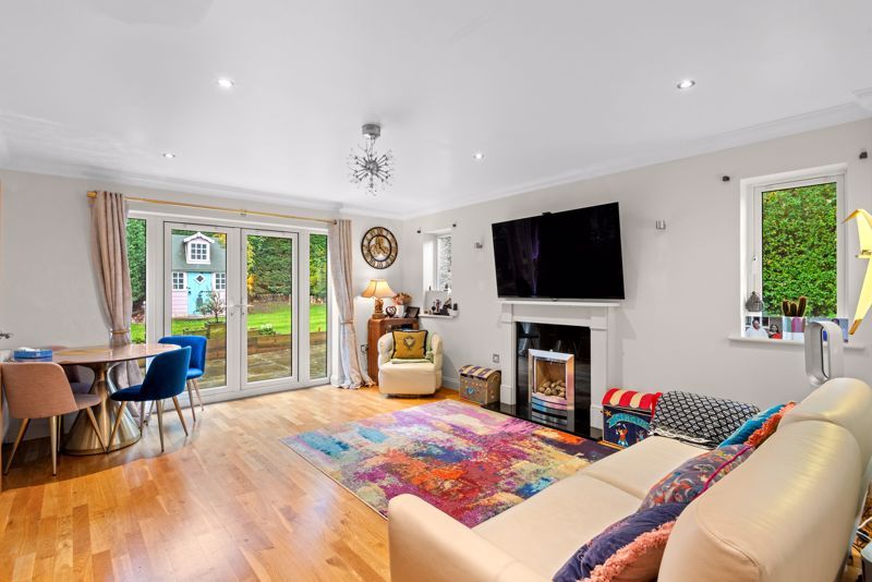 4 bed detached house for sale in Cornwall Road, Uxbridge UB8, £900,000