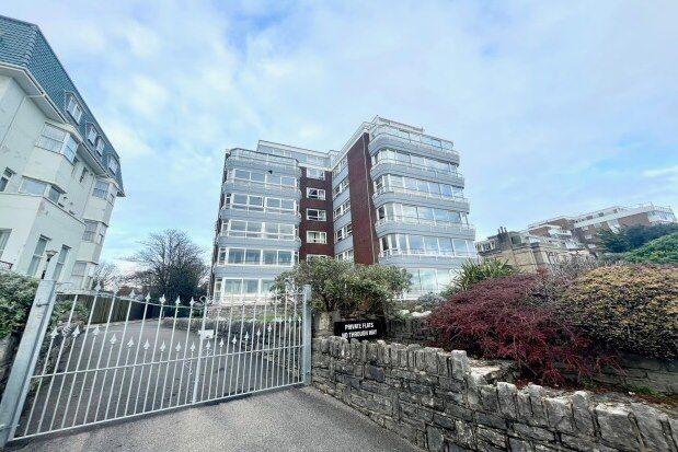 2 bed flat to rent in Grove Road, Bournemouth BH1, £1,800 pcm