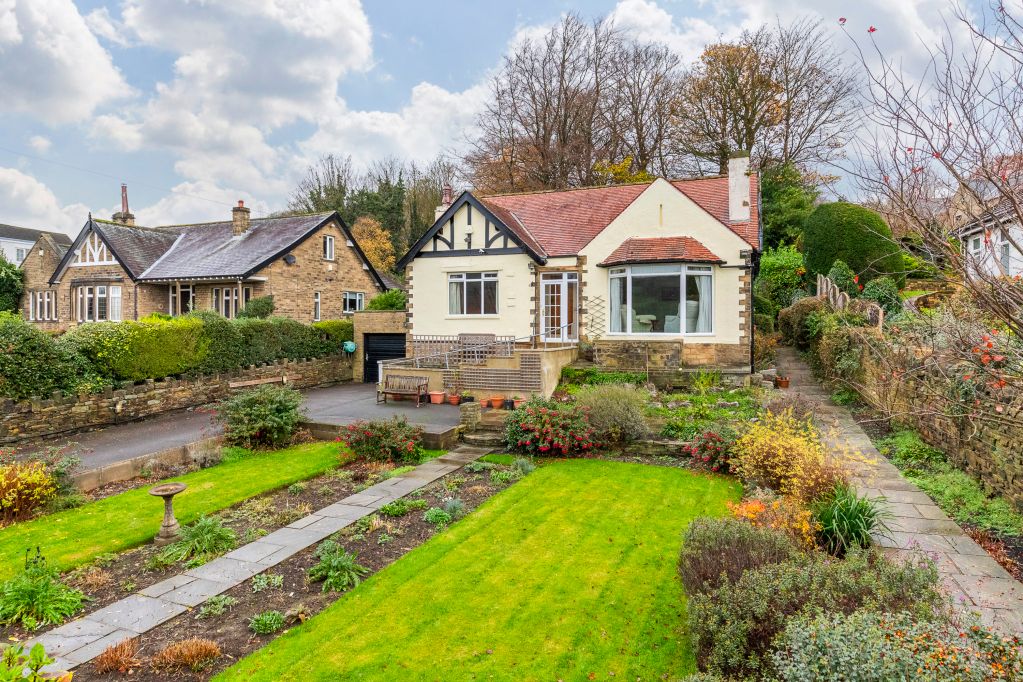 2 bed bungalow for sale in Beck Lane, Bingley, West Yorkshire BD16, £500,000