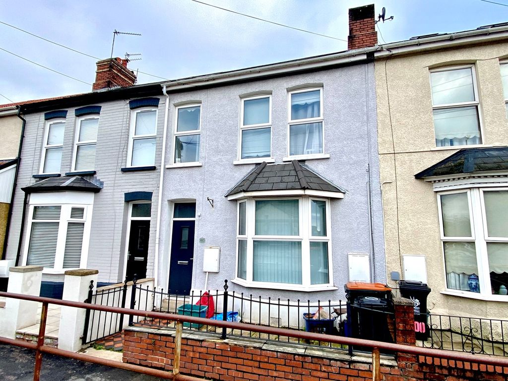 3 bed terraced house for sale in Malpas Road, Newport NP20, £199,950