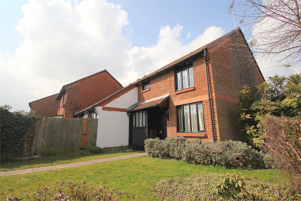1 bed end terrace house to rent in Horton Road, Datchet SL3, £1,100 pcm