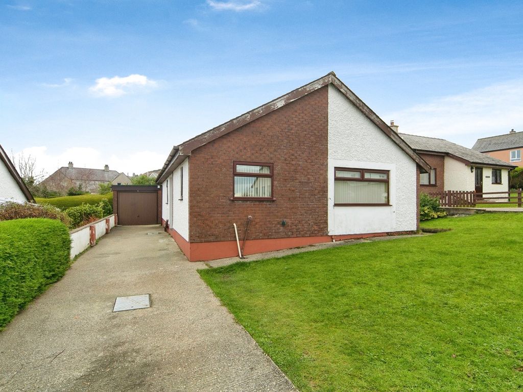 3 bed detached bungalow for sale in Hafod Lon, Rhiwlas, Bangor LL57, £195,000
