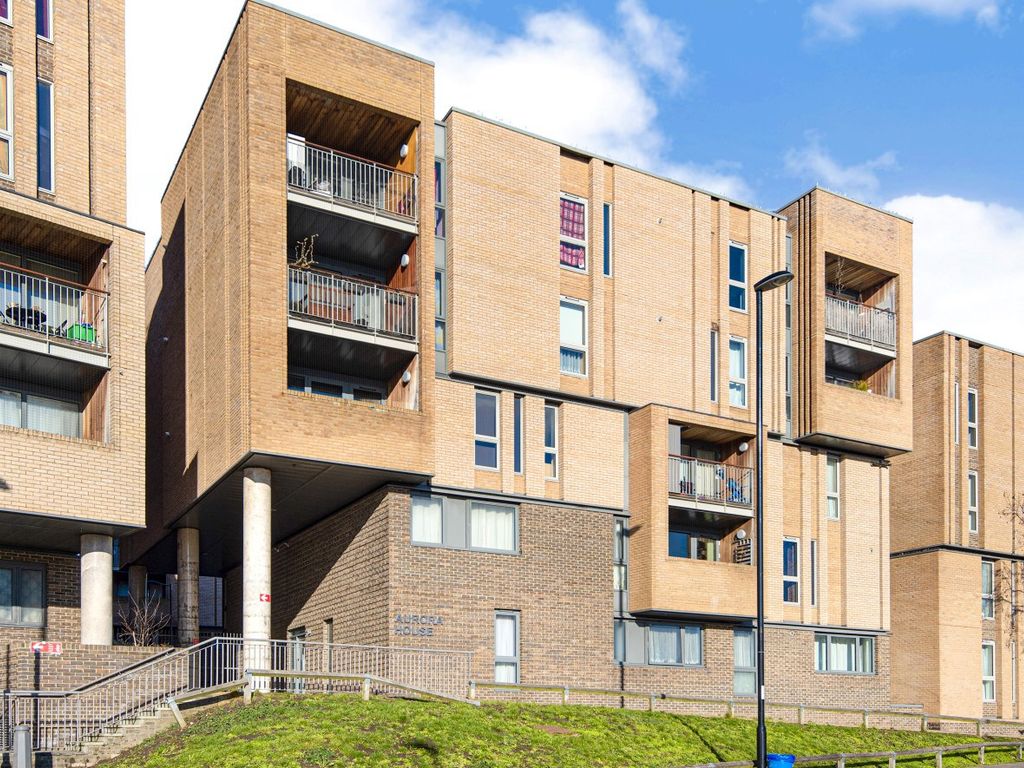 1 bed flat for sale in Aurora House, 335-337 Bromley Road, London SE6, £345,000