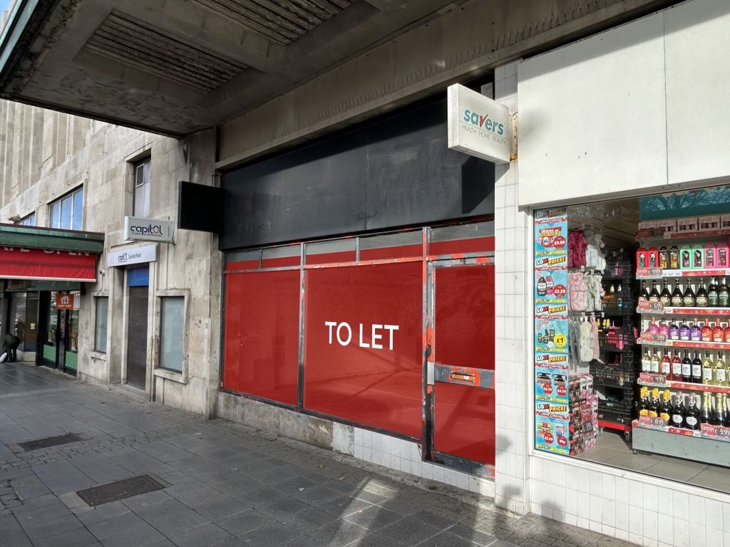 Retail premises to let in Armada Way, Plymouth PL1, £25,000 pa