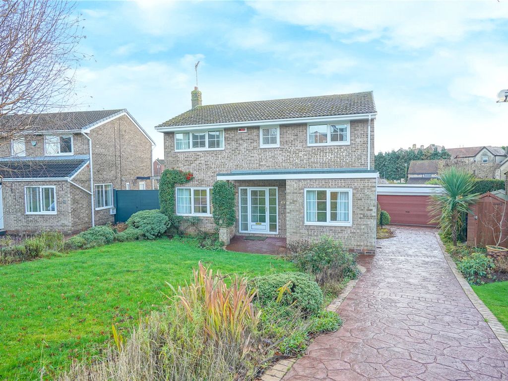 4 bed detached house for sale in West Bank Drive, South Anston, Sheffield, South Yorkshire S25, £325,000