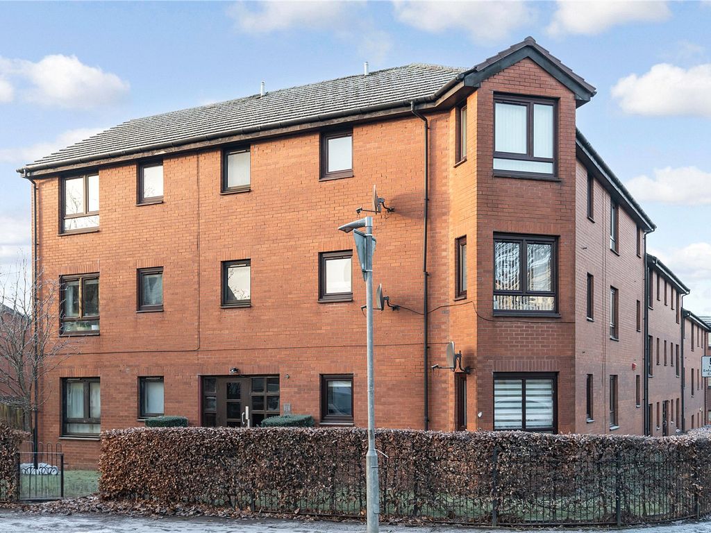 1 bed flat for sale in Cathcart Road, Rutherglen, Glasgow G73, £80,000
