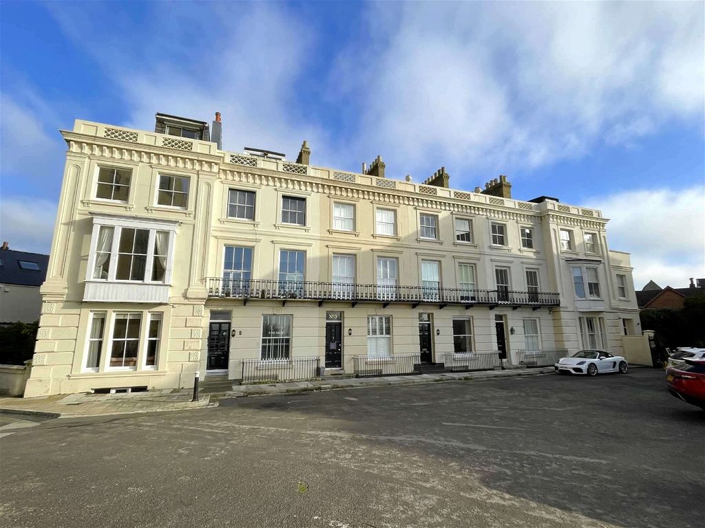 1 bed flat for sale in Clifton Terrace, Southsea PO5, £189,950