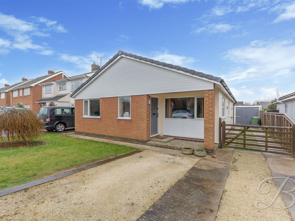 3 bed detached bungalow for sale in Mackleys Lane, North Muskham, Newark NG23, £270,000