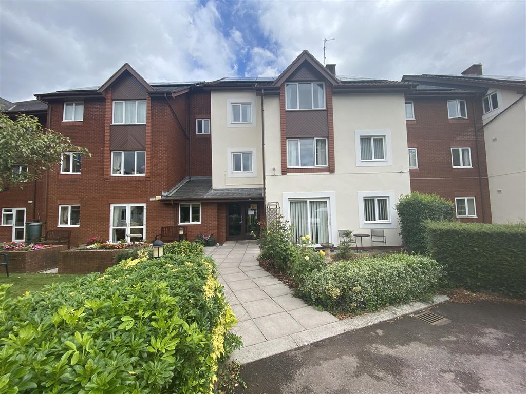 2 bed flat for sale in Garden City Way, Chepstow NP16, £199,950