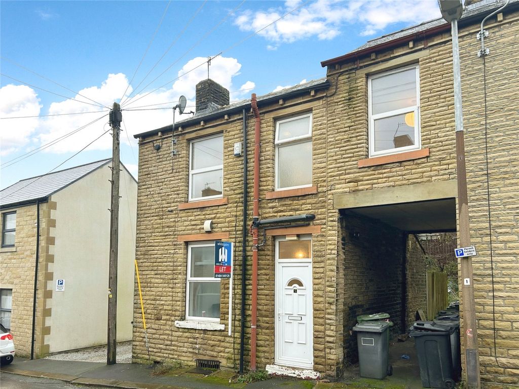 2 bed end terrace house for sale in Moss Street, Newsome, Huddersfield HD4, £100,000