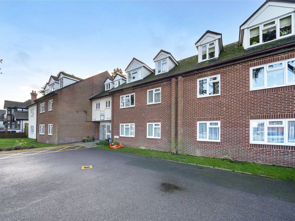 1 bed flat for sale in Wickham Court Road, West Wickham BR4, £175,000