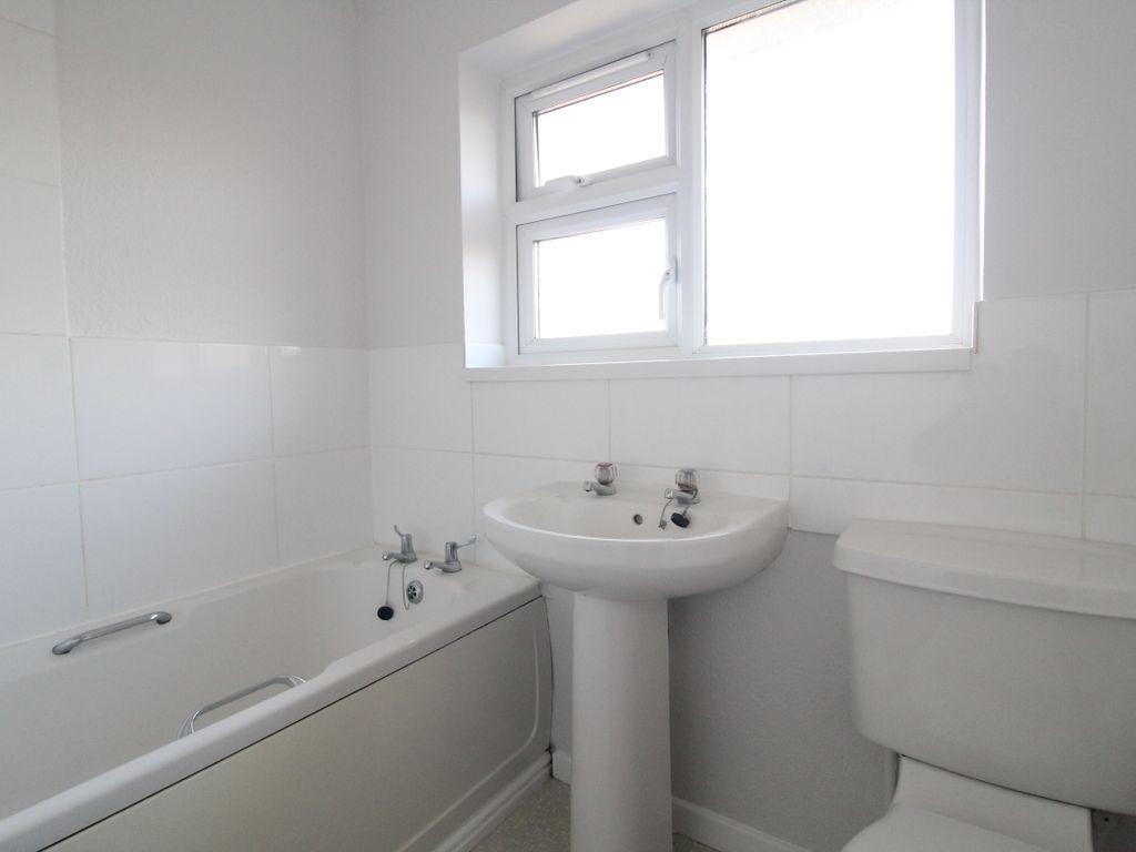 3 bed semi-detached house to rent in Kennedy Avenue, Long Eaton, Nottingham NG10, £950 pcm
