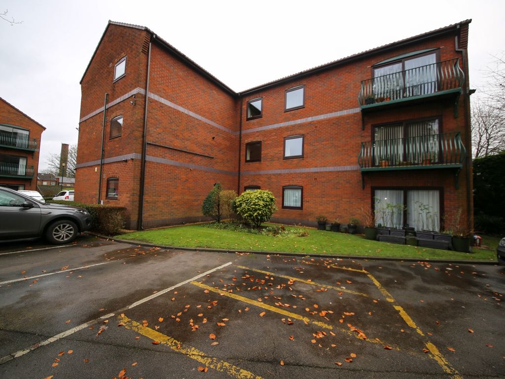 2 bed flat for sale in Chelmsford Mews, Wigan, Lancashire WN1, £135,000