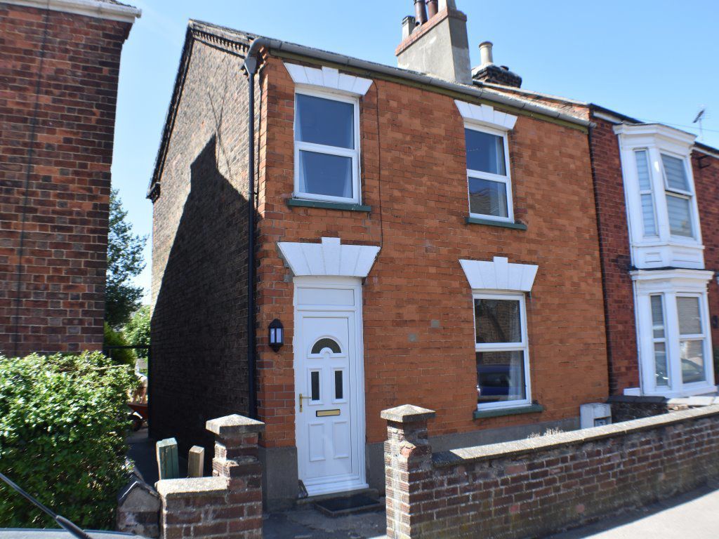 3 bed terraced house to rent in Cross Street, Spalding PE11, £950 pcm