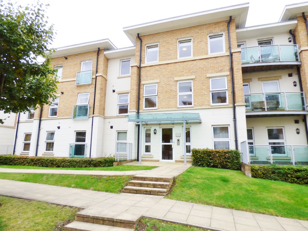 1 bed flat to rent in Highbury Drive, Leatherhead KT22, £1,150 pcm